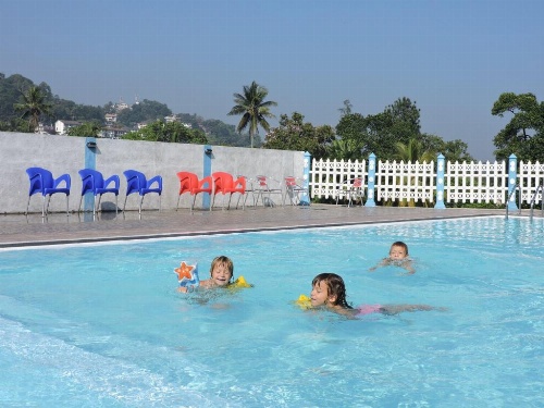 Capital Regency image 22